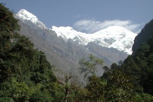 Mountain views above Lama Hotel